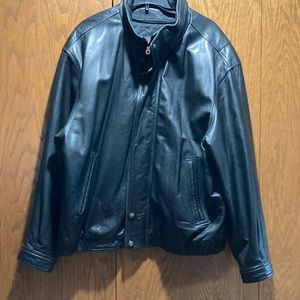 Vintage Members Only Leather jacket with liner. black. Size XL